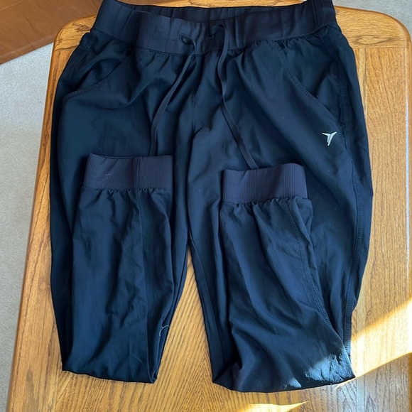 Old navy medium black exercise joggers - Picture 1 of 5